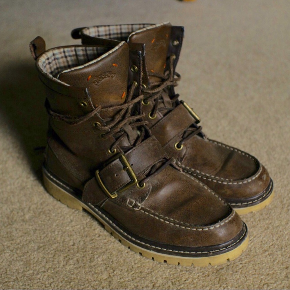 Marc Eckō Cut & Sew Leather Boots